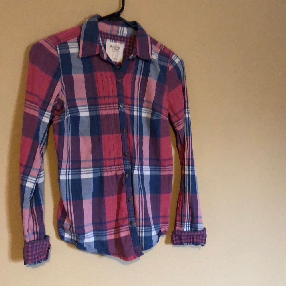 Super cute Abercrombie shirt